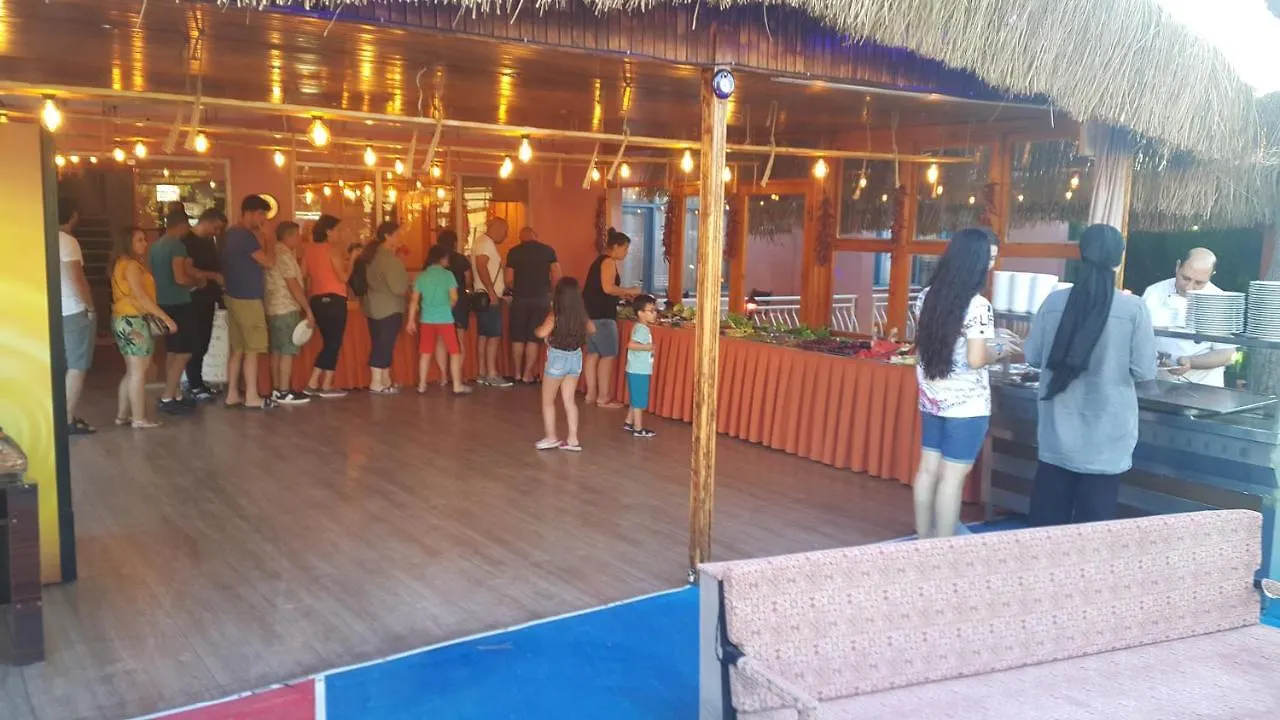 Grand Yayla Hotel Çeşme 2*,